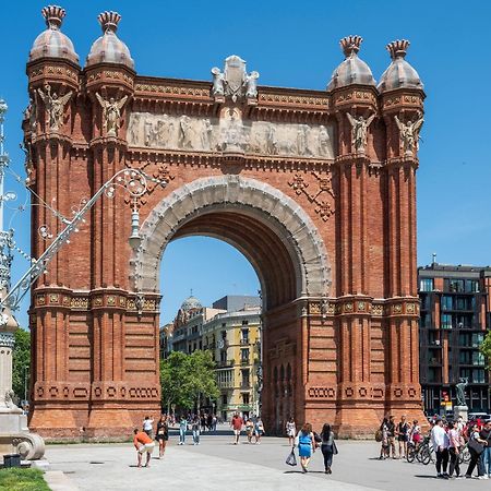 Aspasios Arc De Triomf Apartments Barcelona Bagian luar foto